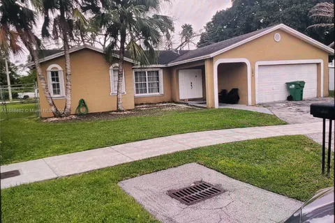 13670 SW 283rd Ter, Homestead FL 33033