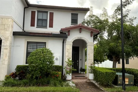 10587 W 33rd Ct # 10587, Hialeah FL 33018