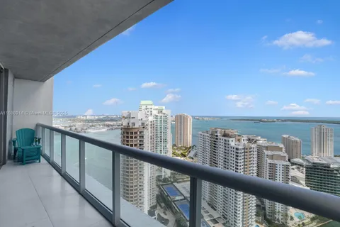 475 Brickell Ave # 3907, Miami FL 33131