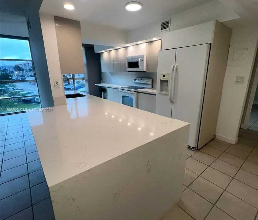 851 Three Islands Blvd # 209, Hallandale Beach FL 33009