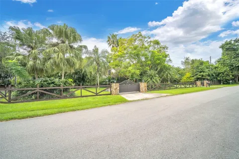 15360 SW 256th St, Homestead FL 33032