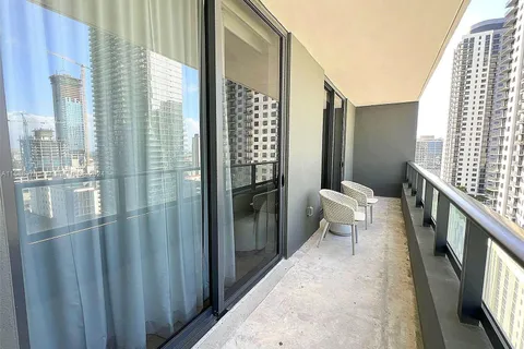 601 NE 1 AVE # 1602, Miami FL 33132