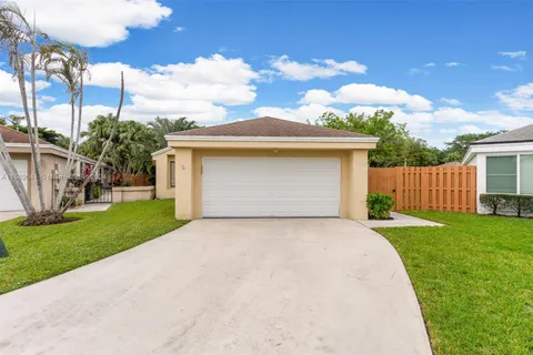 3331 NW 22nd Pl, Coconut Creek FL 33066