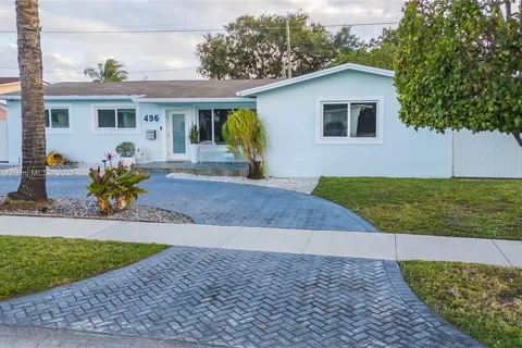 496 W 46th Pl, Hialeah FL 33012