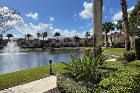 4856 Bonsai Cir # 106, Palm Beach Gardens FL 33418