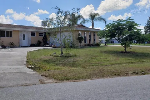 302 SE Verada Ave, Port St. Lucie FL 34983