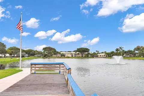 5571 Lakeside Dr # 106, Margate FL 33063