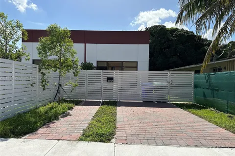 3501 NW 11 Ct, Miami FL 33127