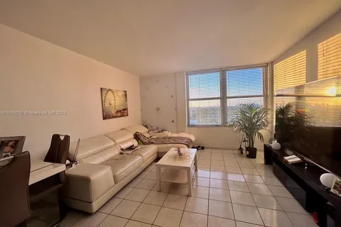 2899 Collins Ave # 1448, Miami Beach FL 33140