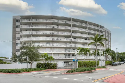 4141 Nautilus Dr # 4B, Miami Beach FL 33140