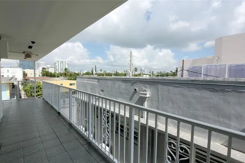 524 Washington Ave # 312, Miami Beach FL 33139