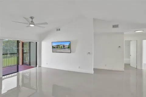 5661 Riverside Dr, Coral Springs FL 33067