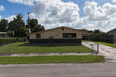 3260 NW 209th Ter, Miami Gardens FL 33056