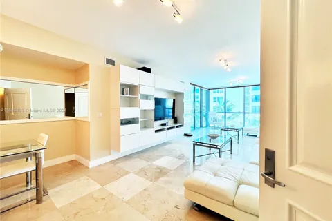 3101 S Ocean Dr # 404, Hollywood FL 33019