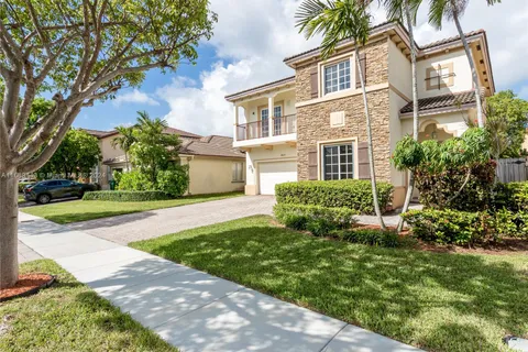 8829 SW 223rd Ter, Cutler Bay FL 33190