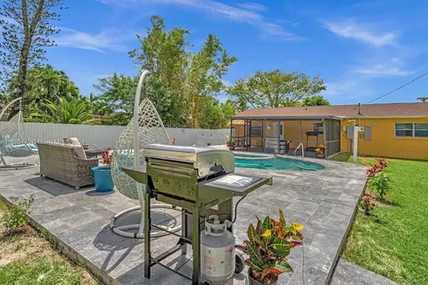 4091 SW 51st St, Dania Beach FL 33314