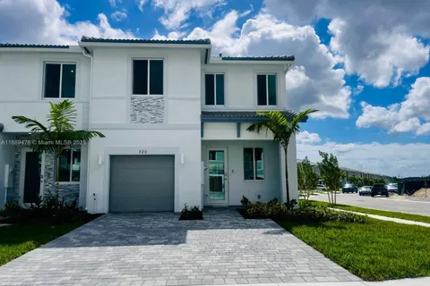 720 SE 13th St Cir, Homestead FL 33034