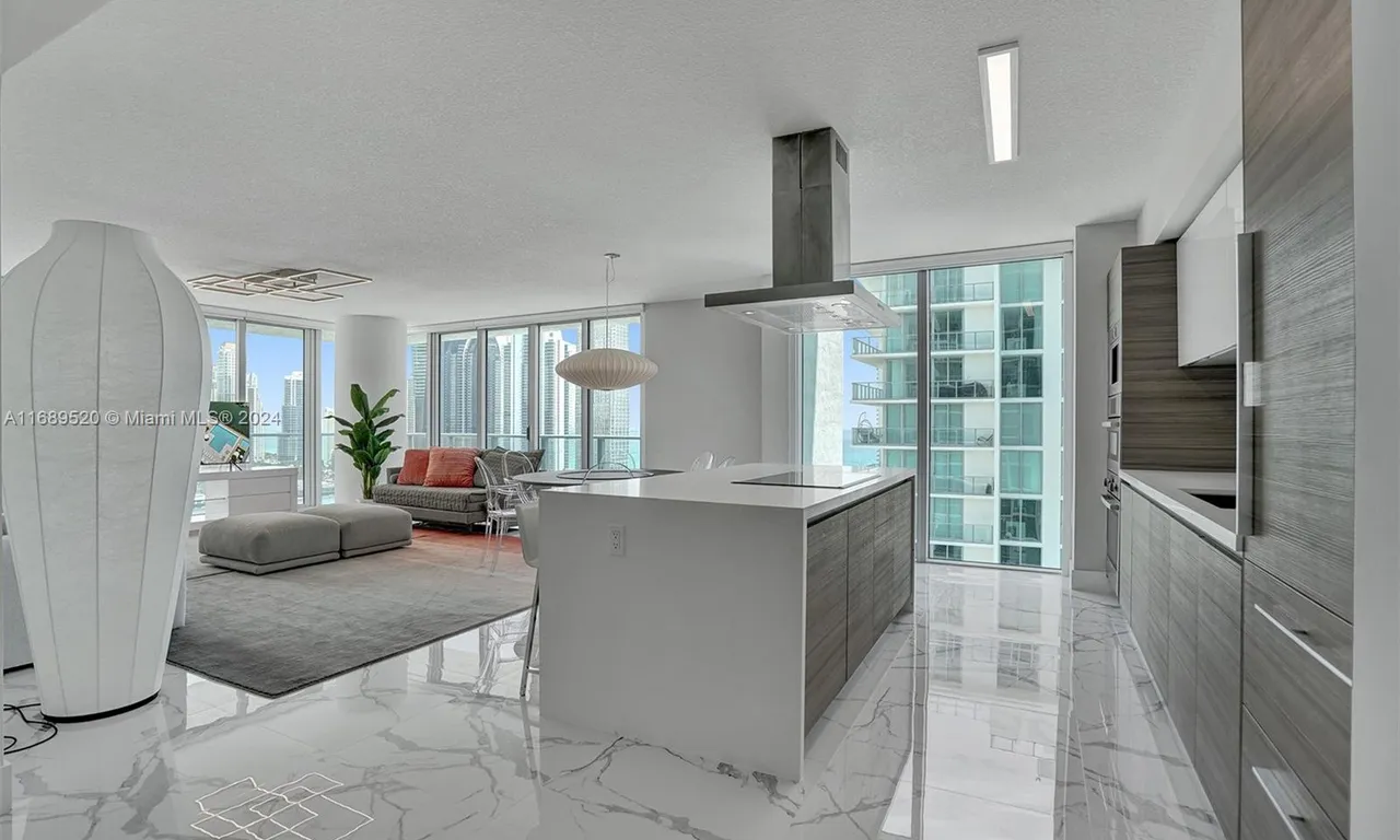 330 Sunny Isles Blvd # 2207, Sunny Isles Beach FL 33160