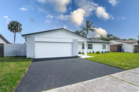 6824 NW 24th Way, Fort Lauderdale FL 33309