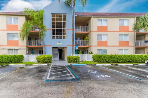 18810 NW 57th Ave # 107, Hialeah FL 33015