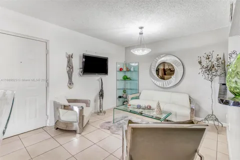 18810 NW 57th Ave # 107, Hialeah FL 33015