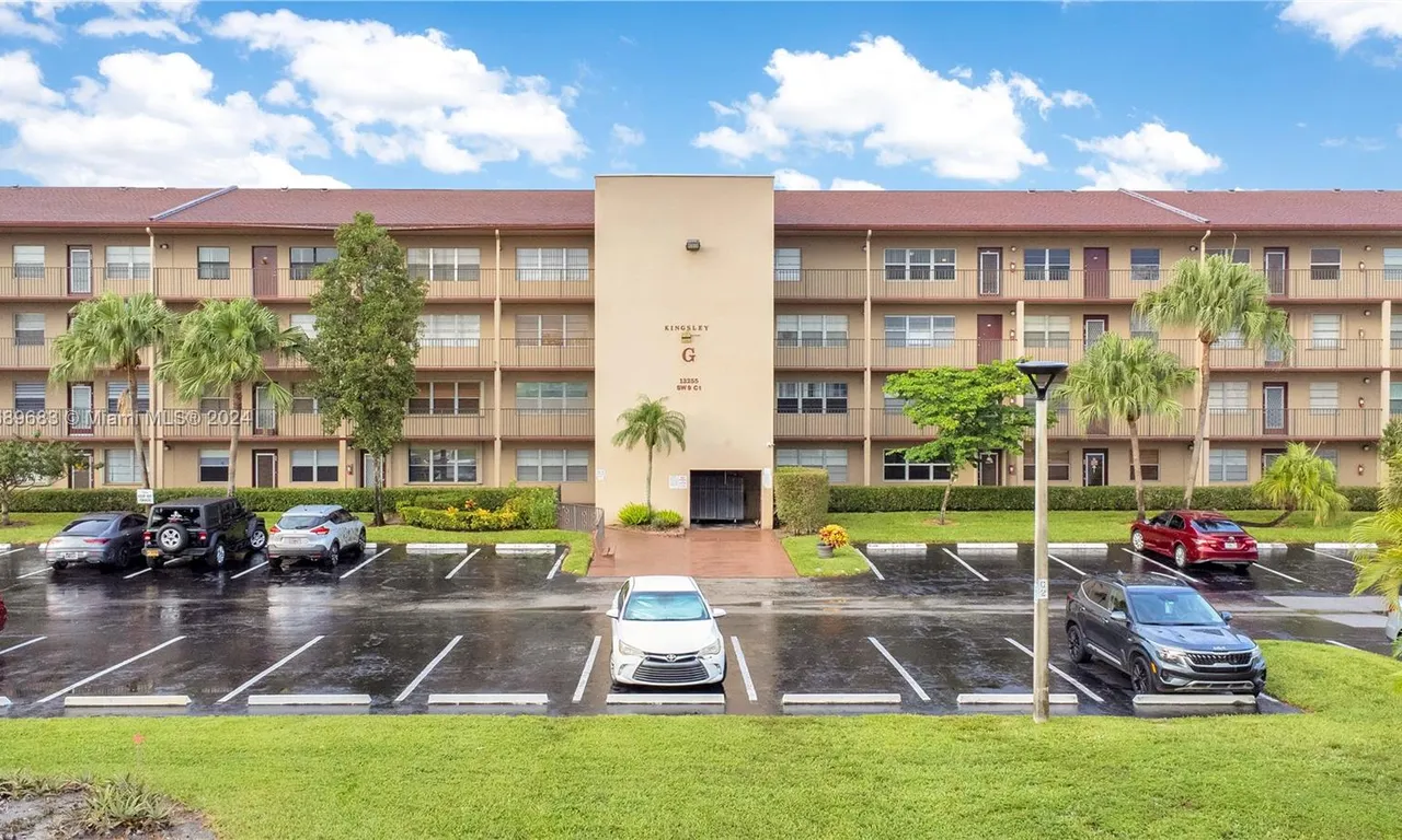 13255 SW 9th Ct # 312G, Pembroke Pines FL 33027