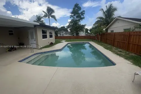 920 NW 10 AVe, Boynton Beach FL 33426