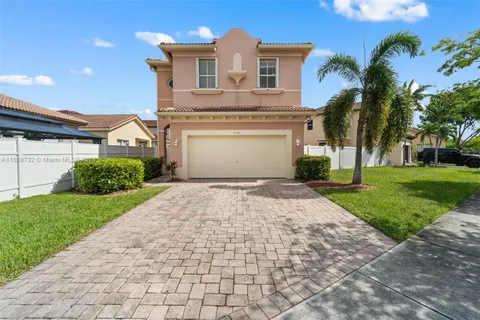 1151 NE 39th Ave, Homestead FL 33033