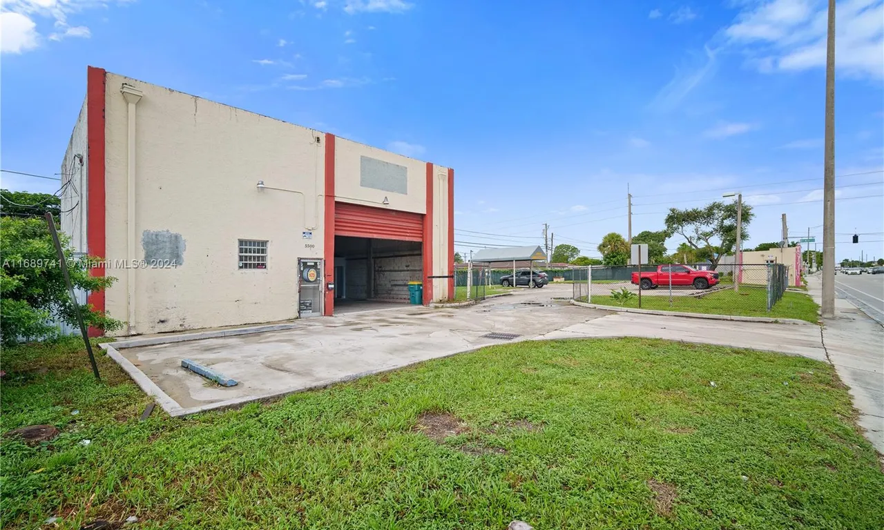 5500 Pembroke Rd, West Park FL 33021