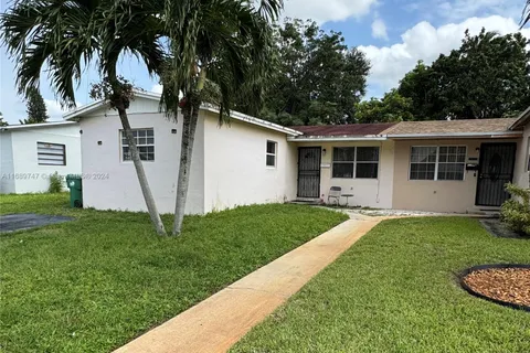 19133 NW 35 Avenue, Miami Gardens FL 33056