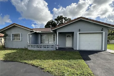 9104 NW 70th St, Tamarac FL 33321