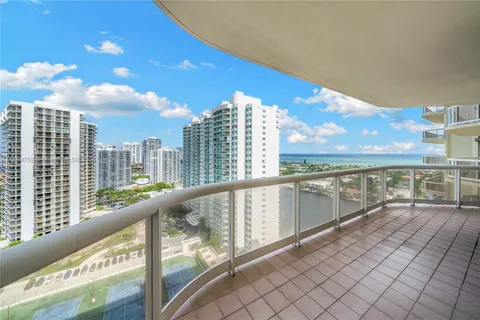 20191 E Country Club Dr # 2102, Aventura FL 33180