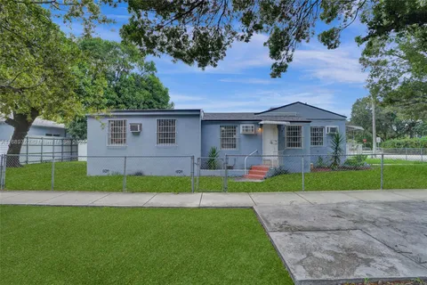 3199 SW 26th St, Miami FL 33133