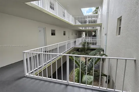 4215 N University Dr # 207, Sunrise FL 33351