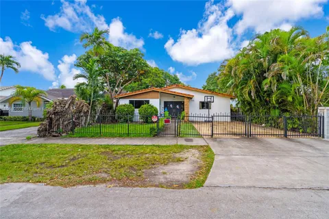 4430 SW 11th St, Coral Gables FL 33134