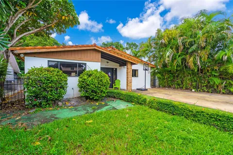 4430 SW 11th St, Coral Gables FL 33134