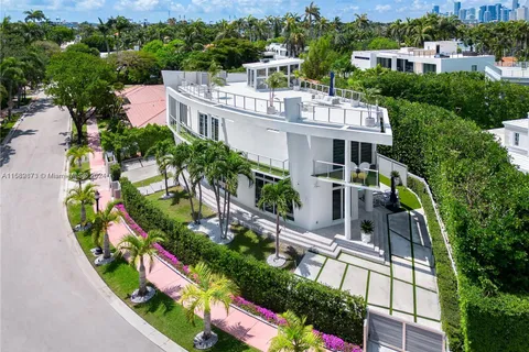 412 E Rivo Alto Dr, Miami Beach FL 33139