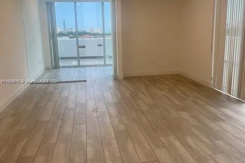 800 SE 4TH AVE # 621, Hallandale Beach FL 33009