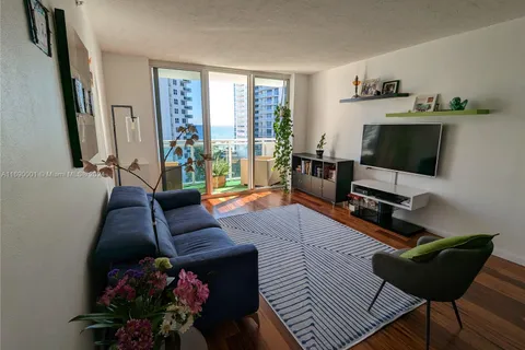 3000 S Ocean Dr # 806, Hollywood FL 33019