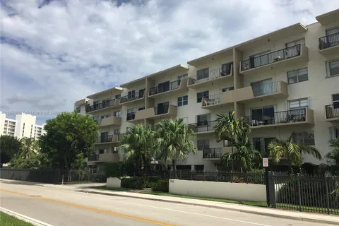 201 180th Dr # 201, Sunny Isles Beach FL 33160