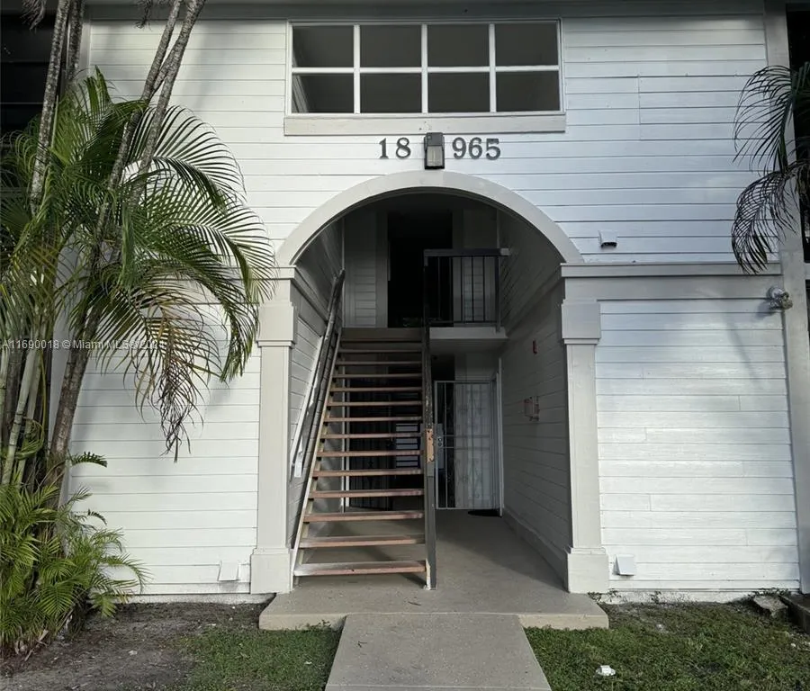 18965 NW 62nd Ave # 105, Hialeah FL 33015