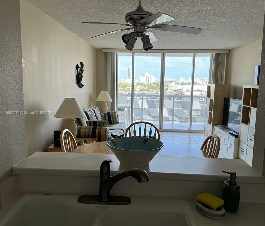 1800 Sunset Harbour Dr # 805, Miami Beach FL 33139