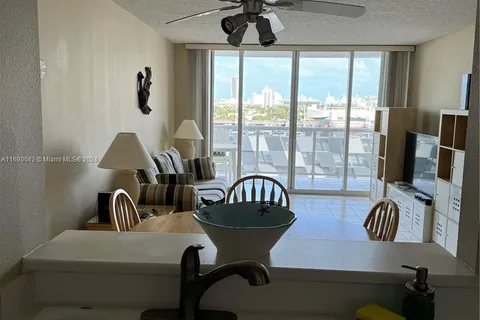 1800 Sunset Harbour Dr # 805, Miami Beach FL 33139