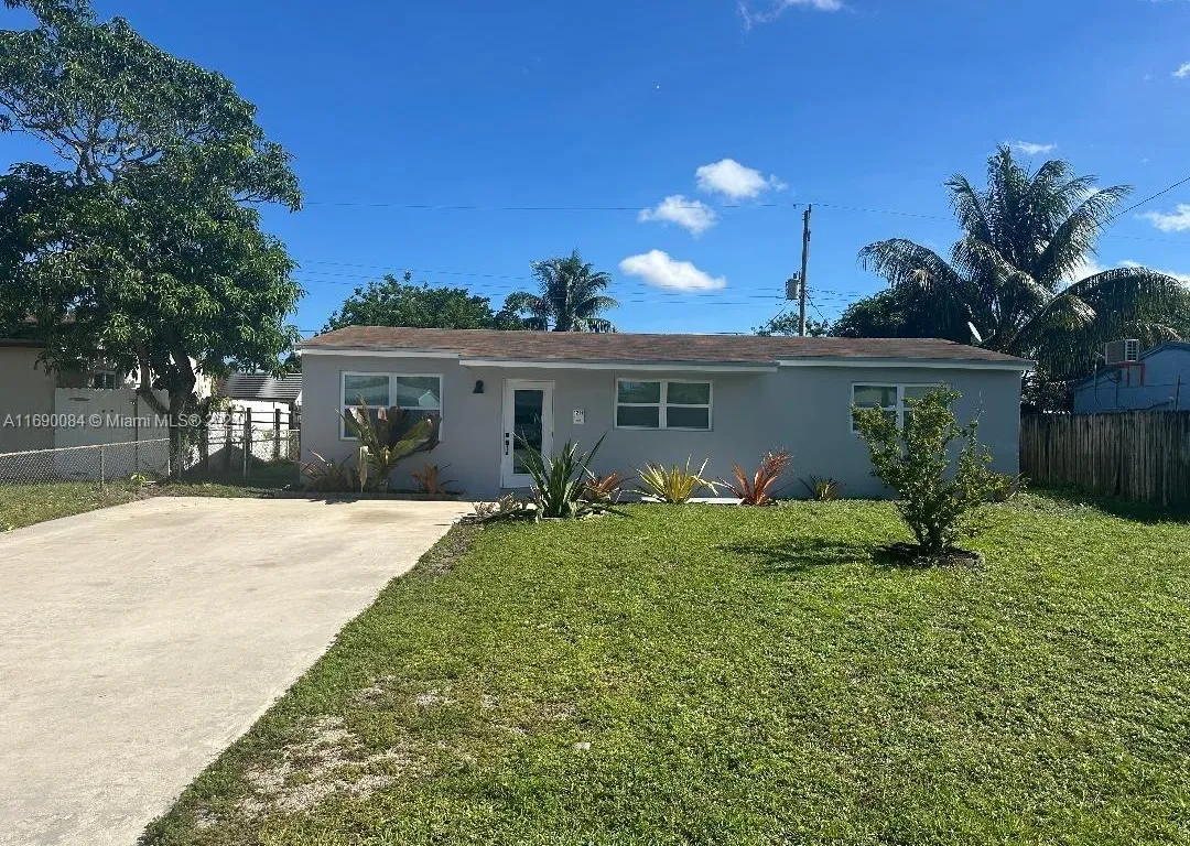 1211 N 71st Ave, Hollywood FL 33024