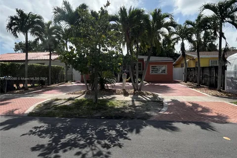 5570 SW 3rd St, Miami FL 33134