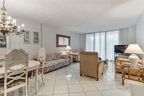 322 Buchanan St # 603, Hollywood FL 33019