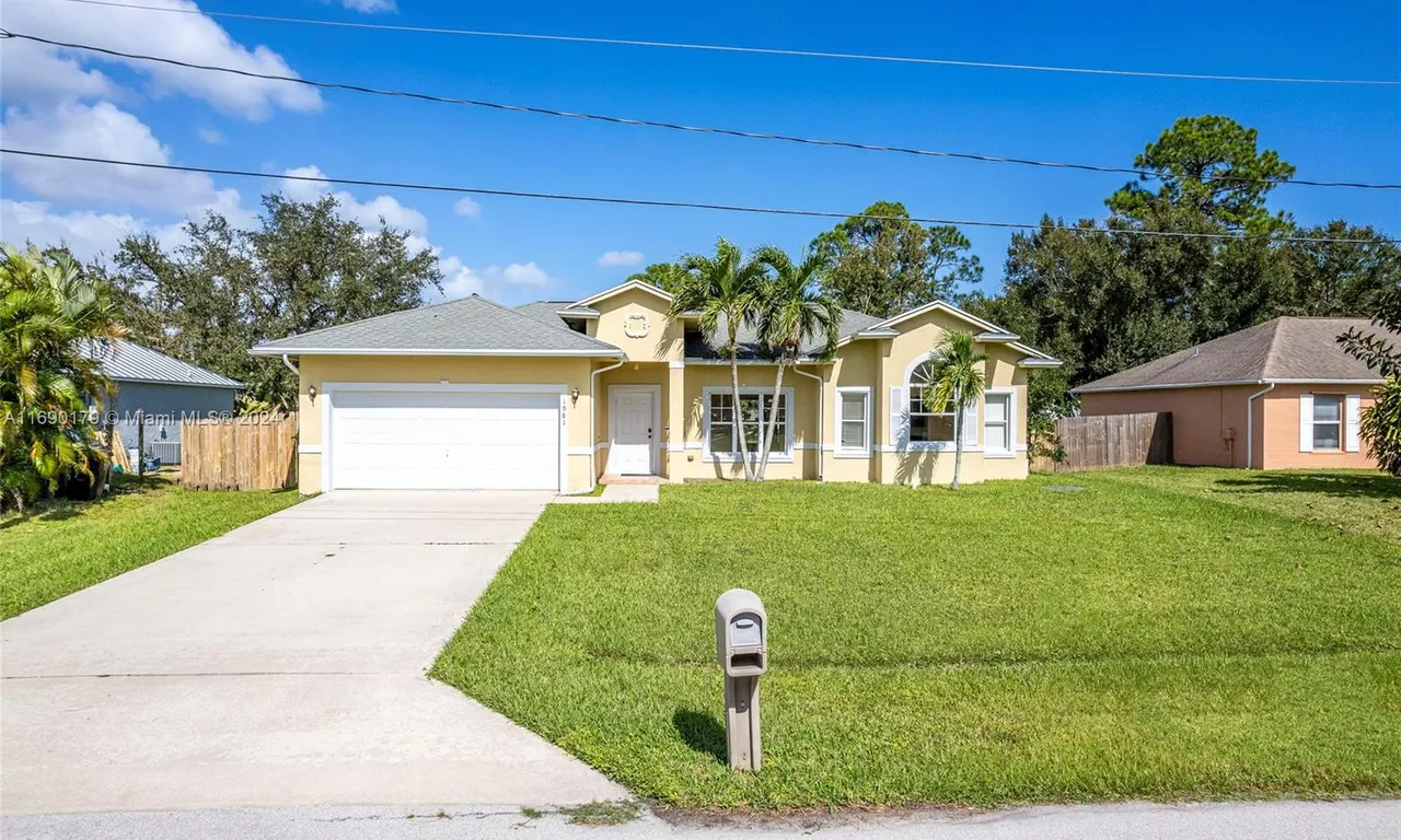 1981 SW Bellevue Ave, Port St. Lucie FL 34953