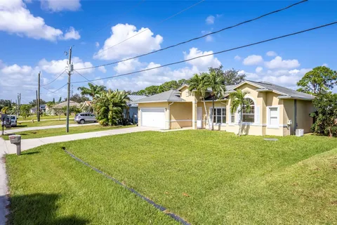 1981 SW Bellevue Ave, Port St. Lucie FL 34953