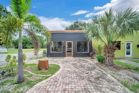 37 SW 5th Ave, Delray Beach FL 33444