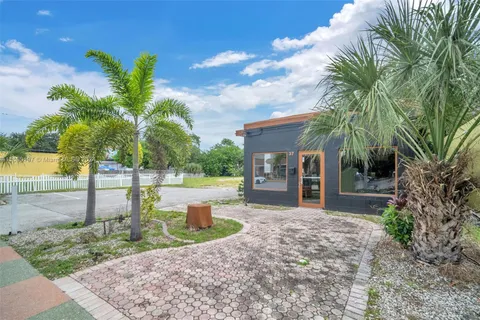 37 SW 5th Ave, Delray Beach FL 33444